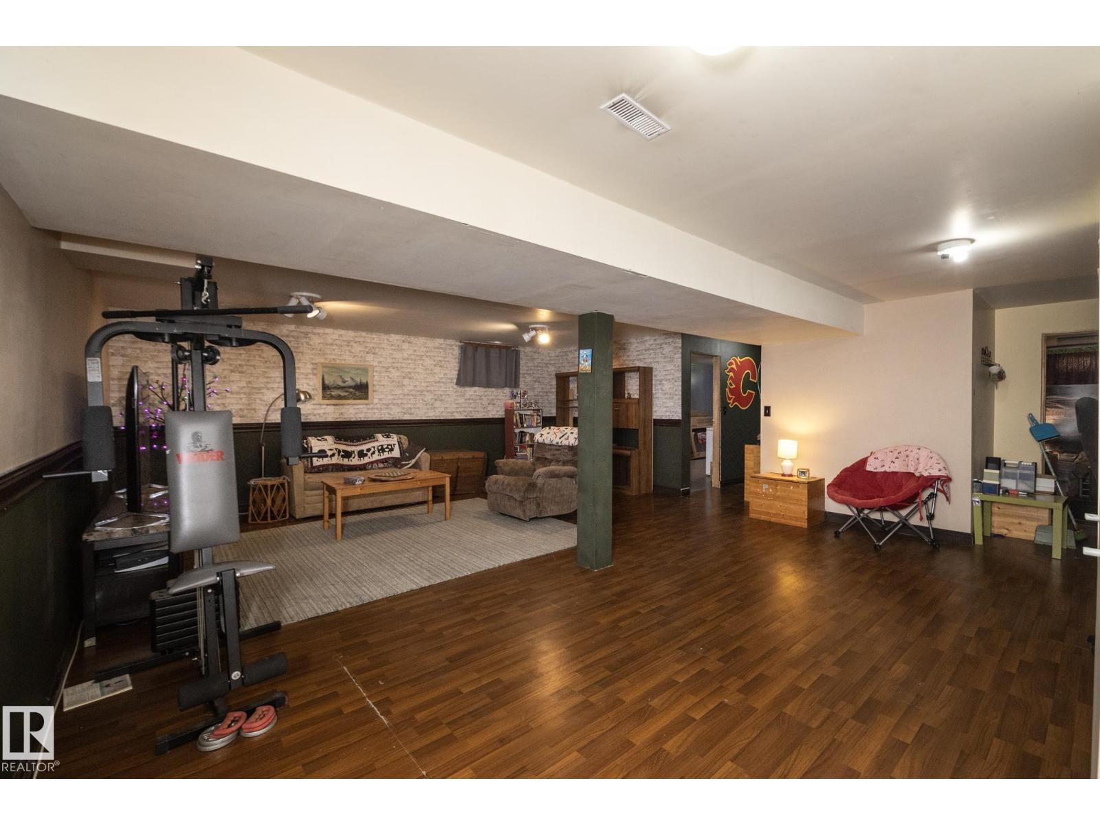 3608 44 St Property Photo 21