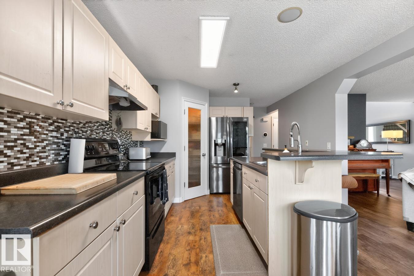 10 Douglas Cr Property Photo 12