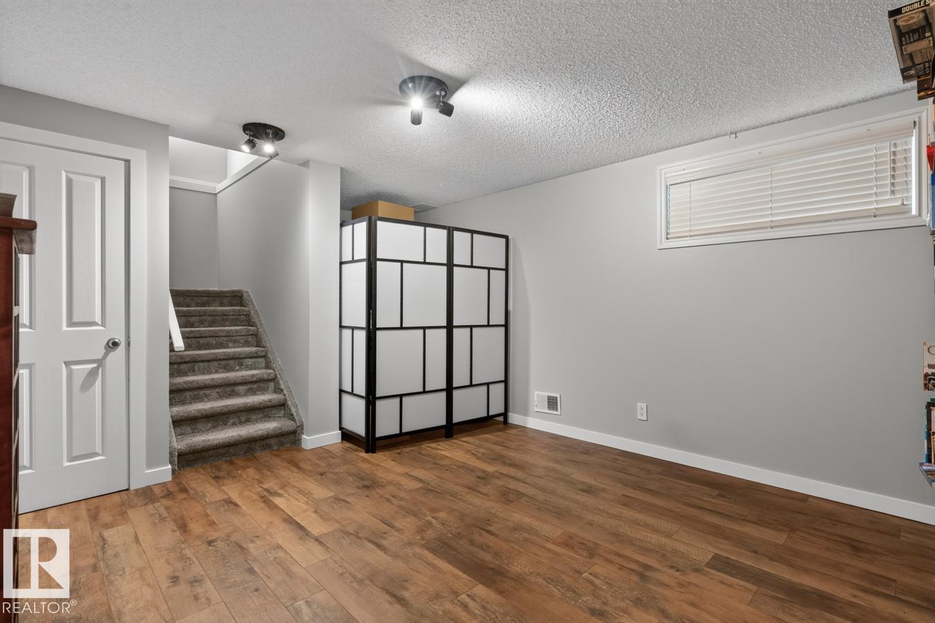 10 Douglas Cr Property Photo 32