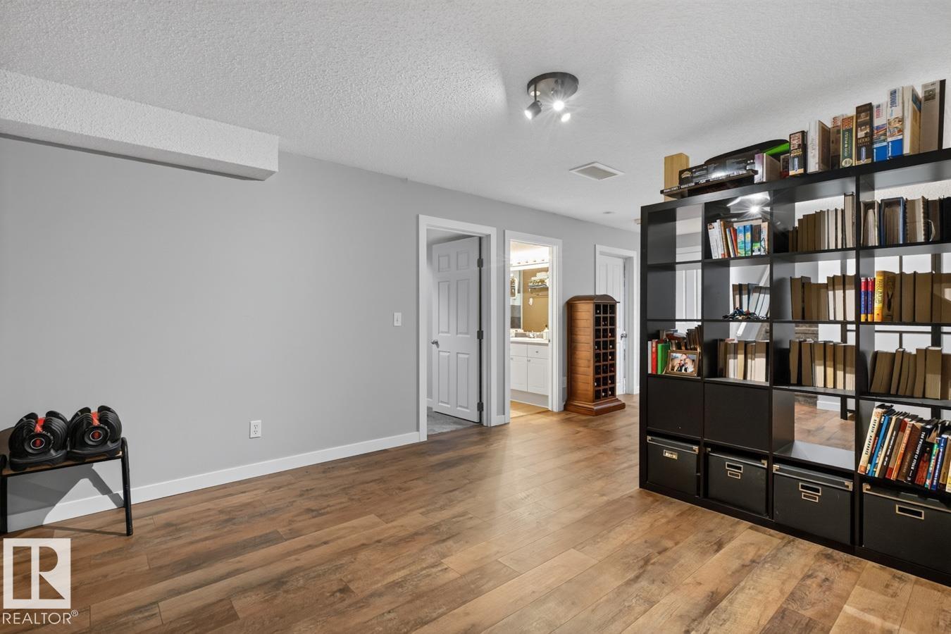 10 Douglas Cr Property Photo 35