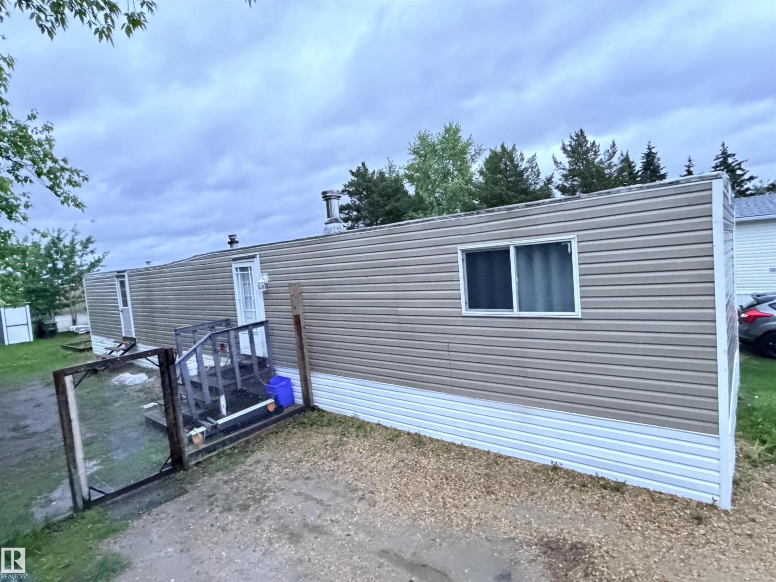 #68 9501 104 Av Property Photo 1