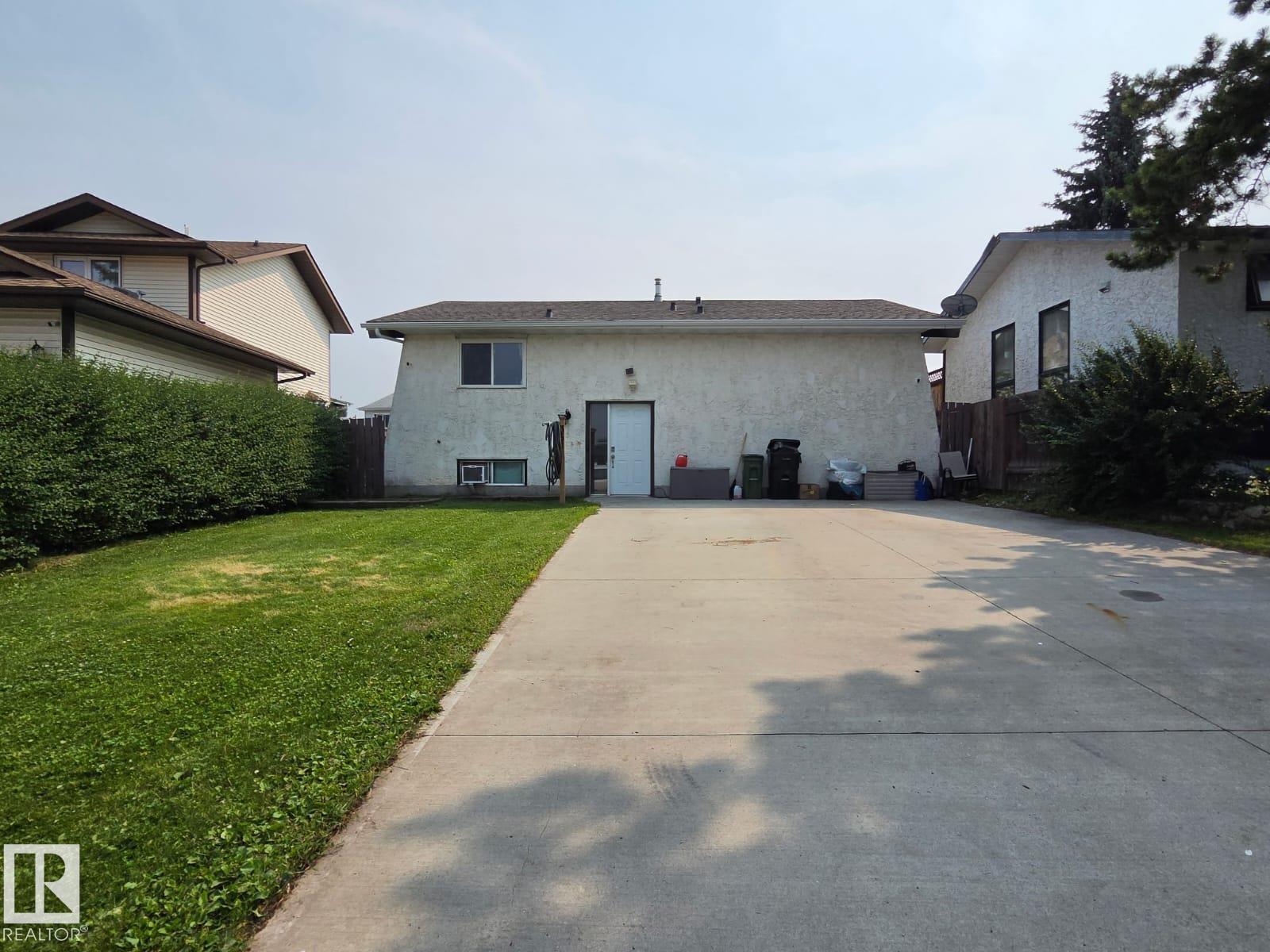 3511 28 Av Nw Property Photo 2