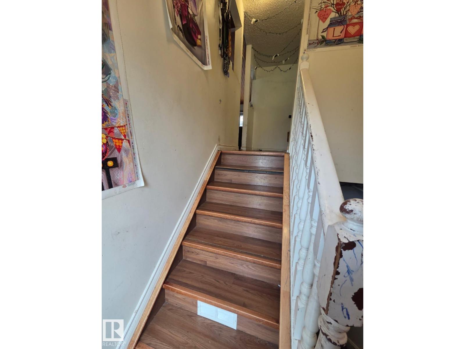 3511 28 Av Nw Property Photo 3