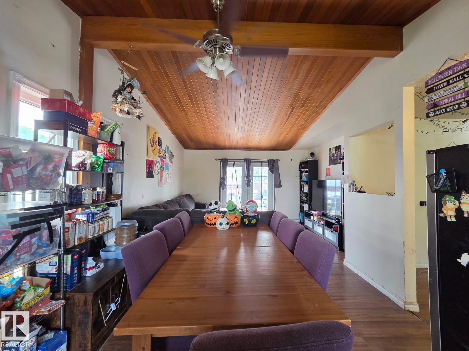 3511 28 Av Nw Property Photo 7