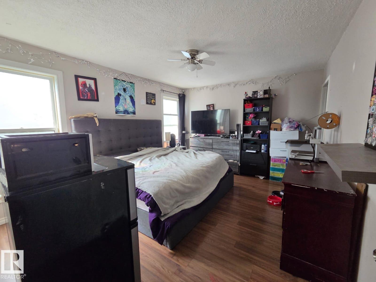 3511 28 Av Nw Property Photo 10