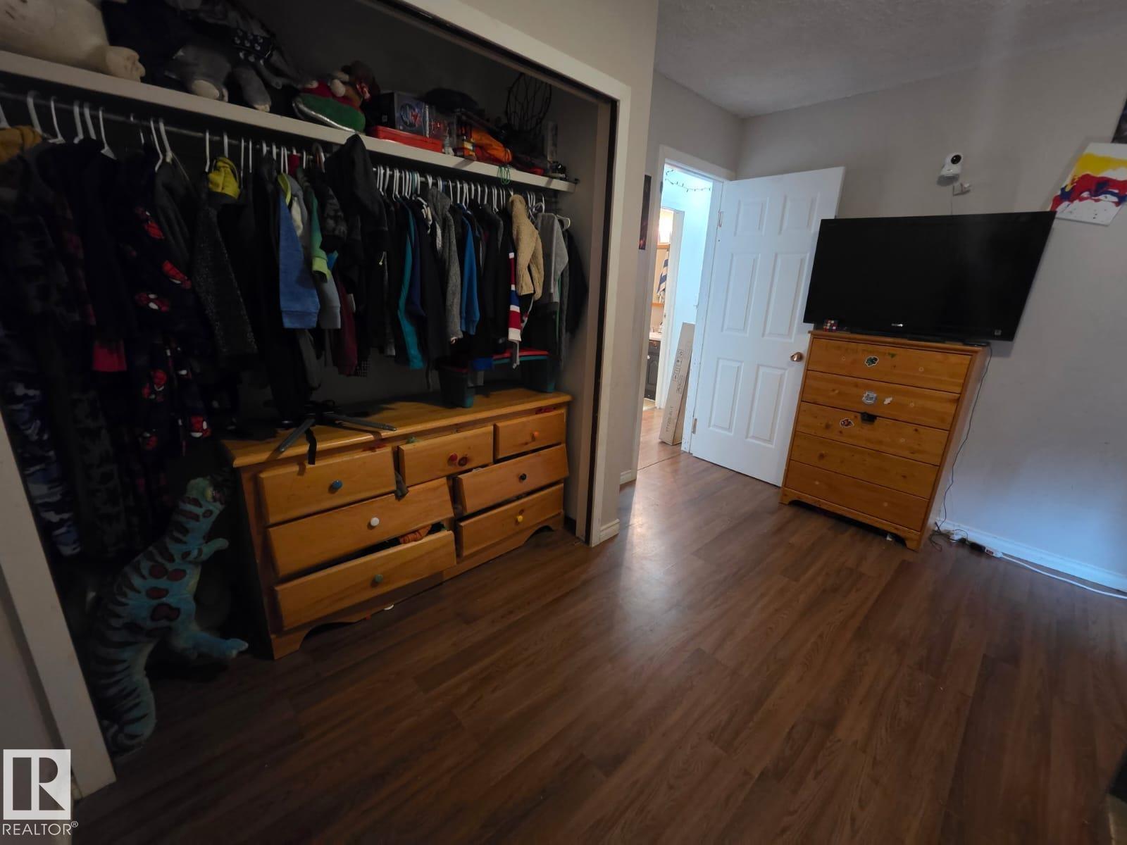 3511 28 Av Nw Property Photo 12