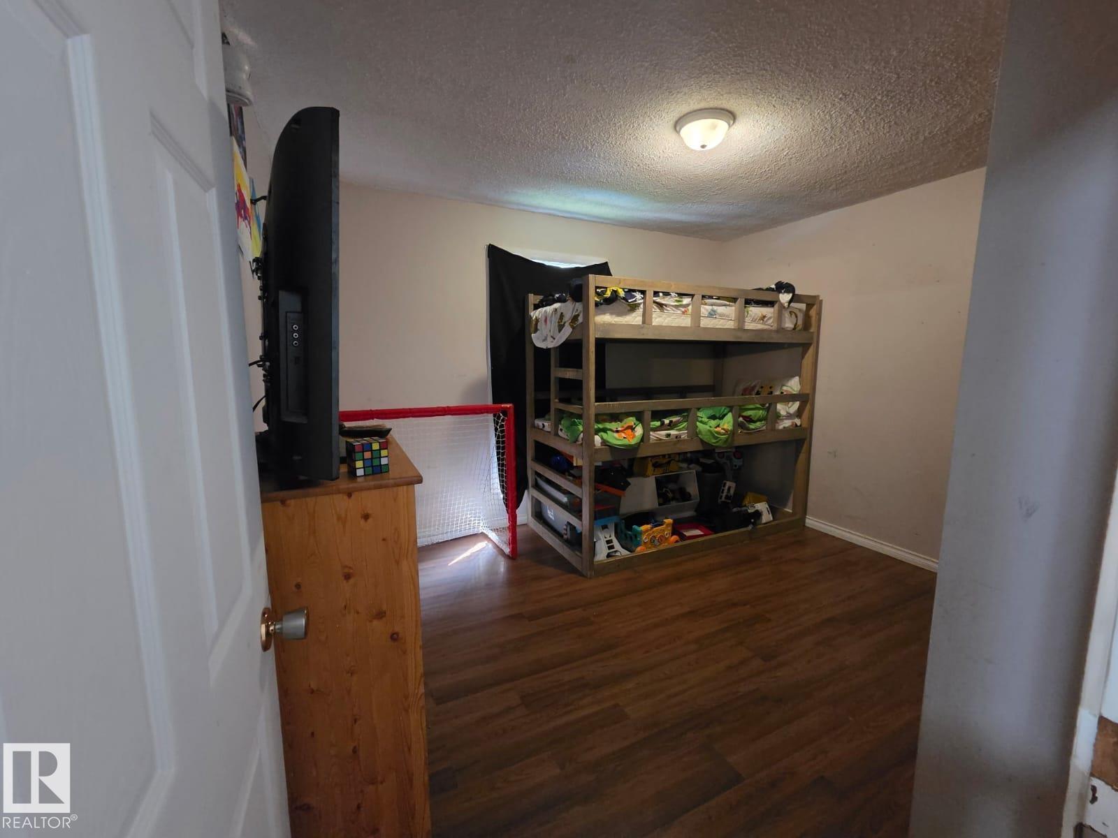 3511 28 Av Nw Property Photo 14