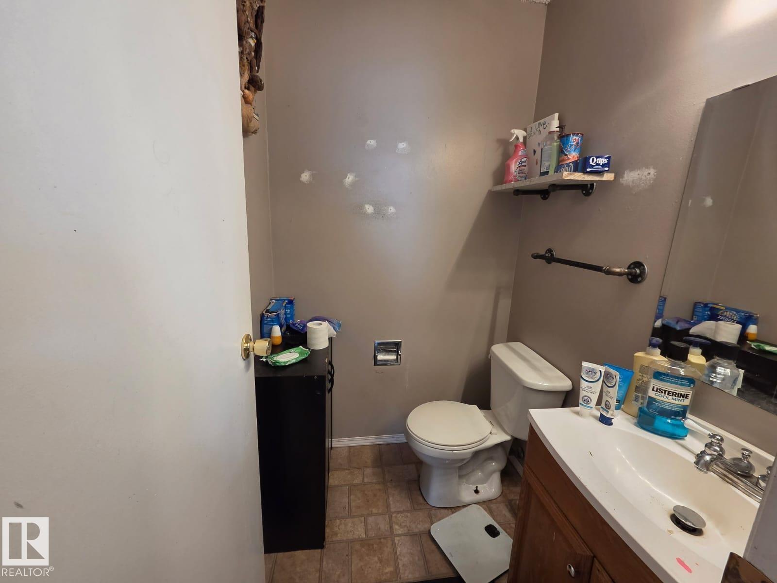 3511 28 Av Nw Property Photo 16