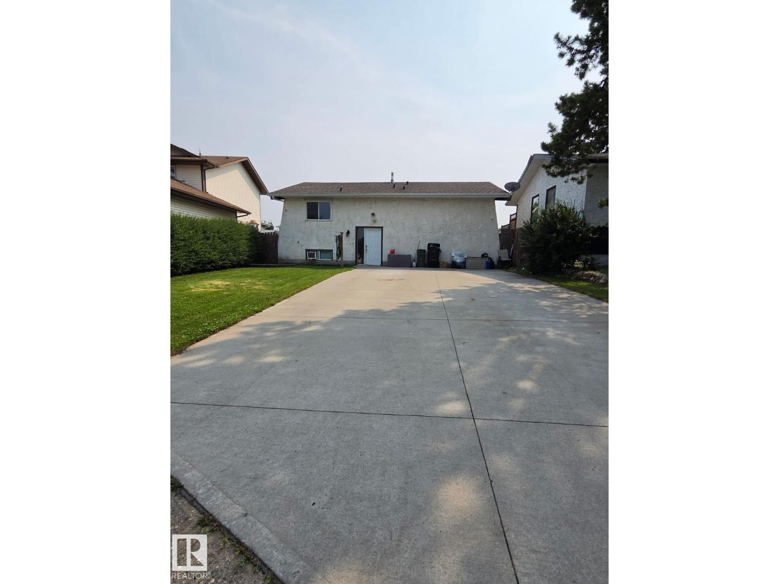 3511 28 Av Nw Property Photo 18