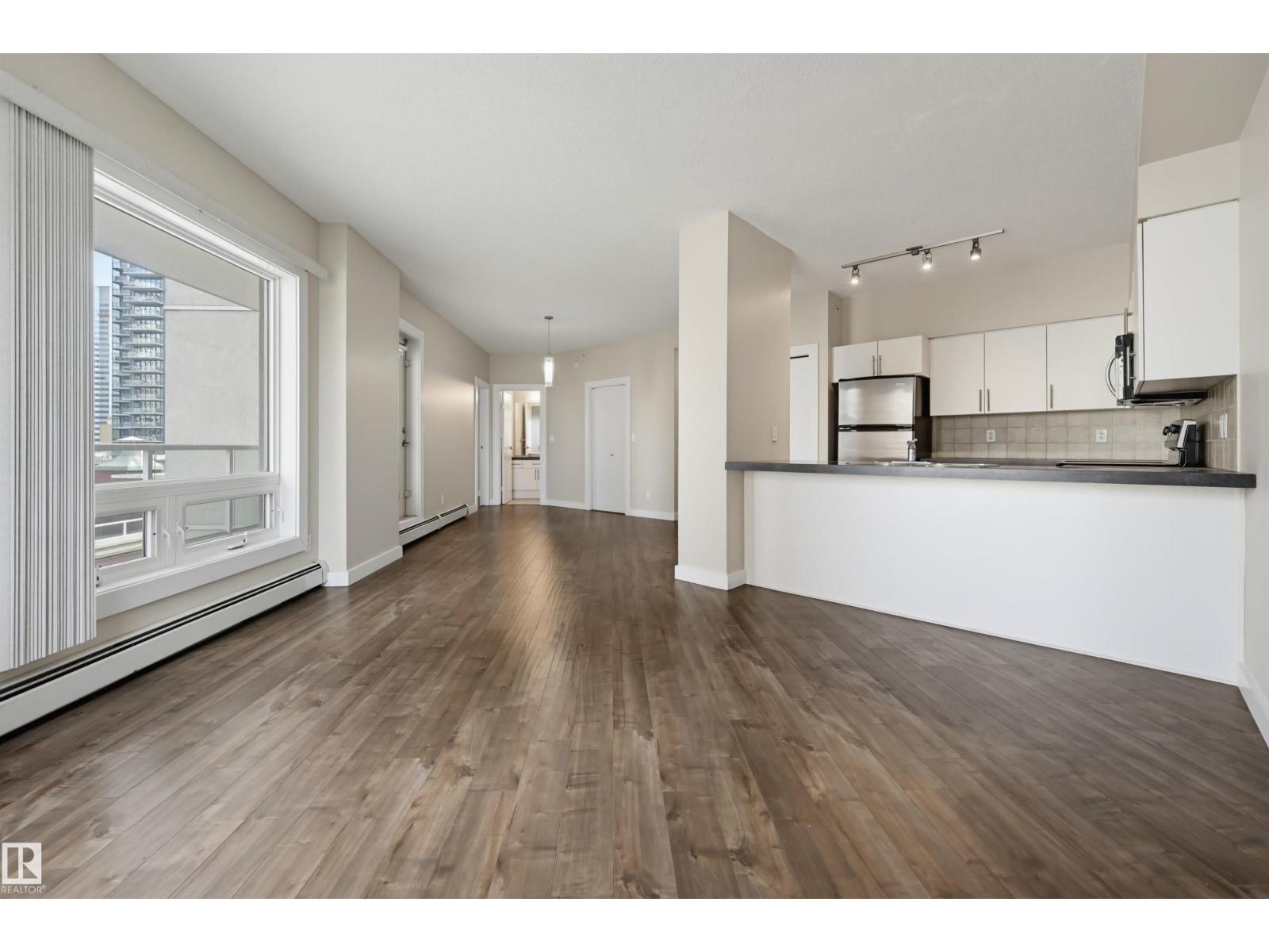 #801 10136 104 St Nw Property Photo 16