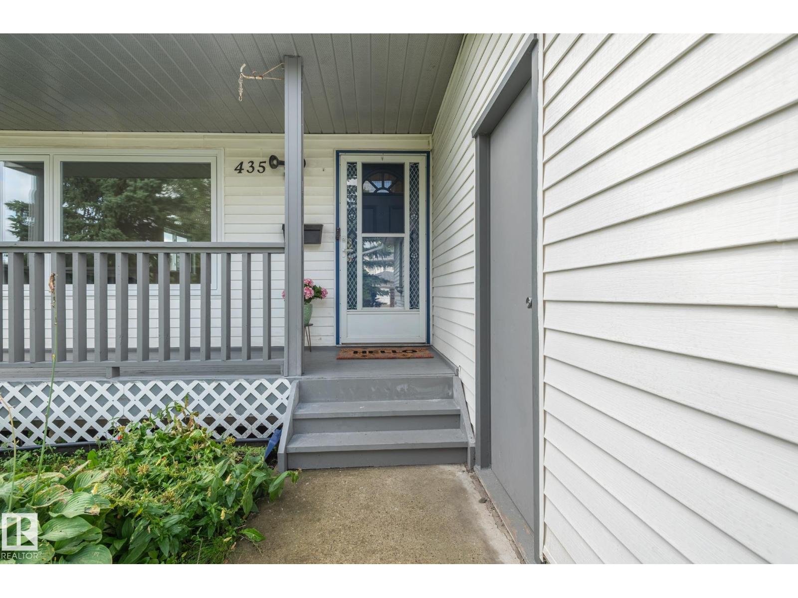 435 Ormsby Rd W Nw Property Photo 3