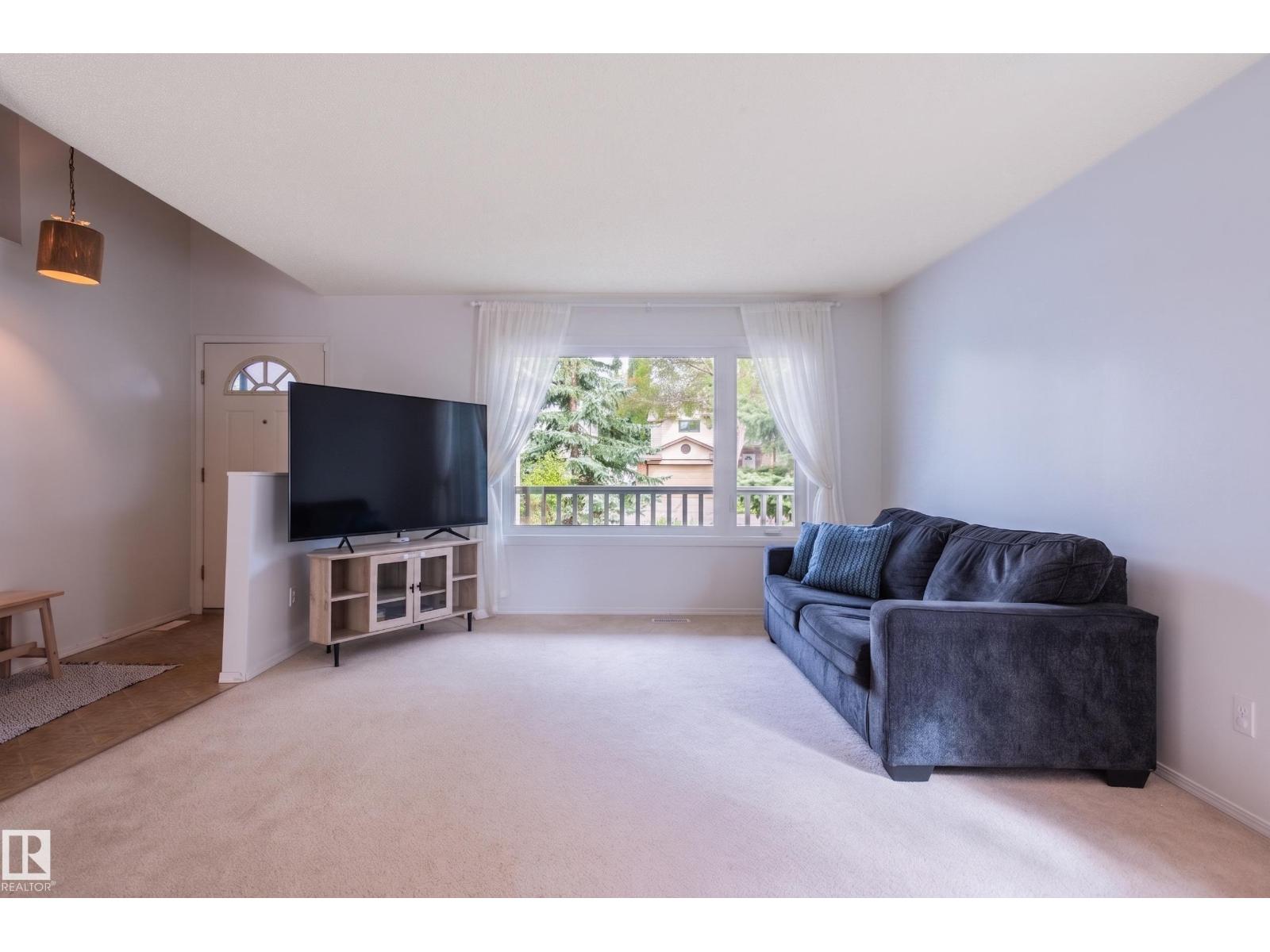 435 Ormsby Rd W Nw Property Photo 7