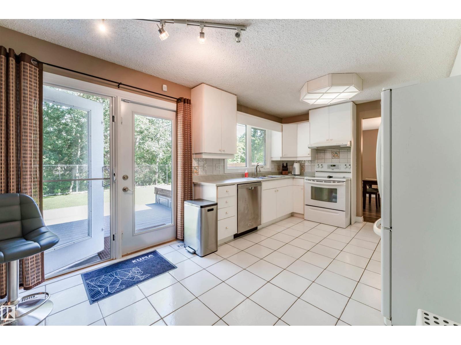 190 Gariepy Cr Nw Property Photo 6