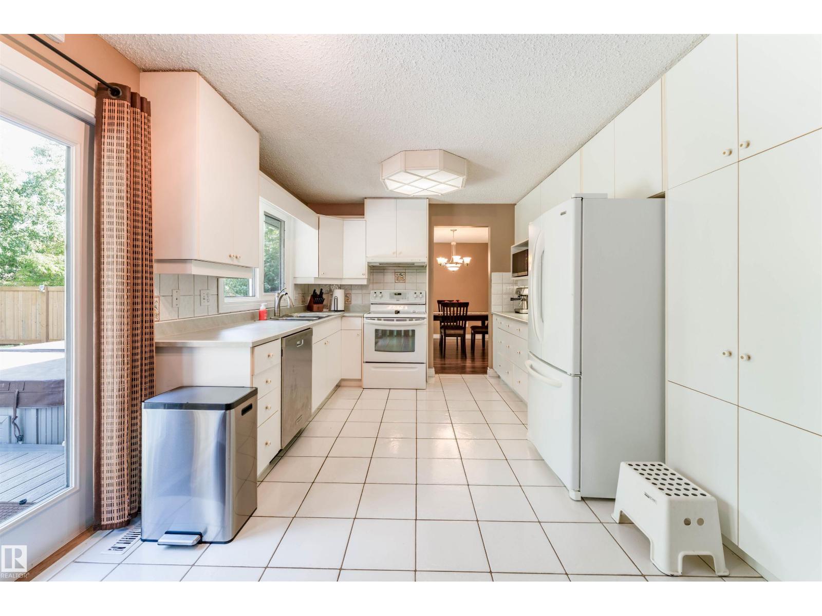 190 Gariepy Cr Nw Property Photo 8