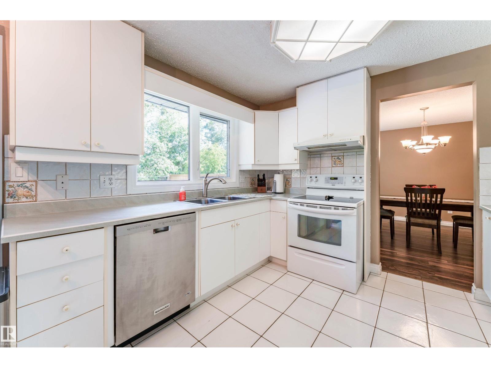 190 Gariepy Cr Nw Property Photo 10