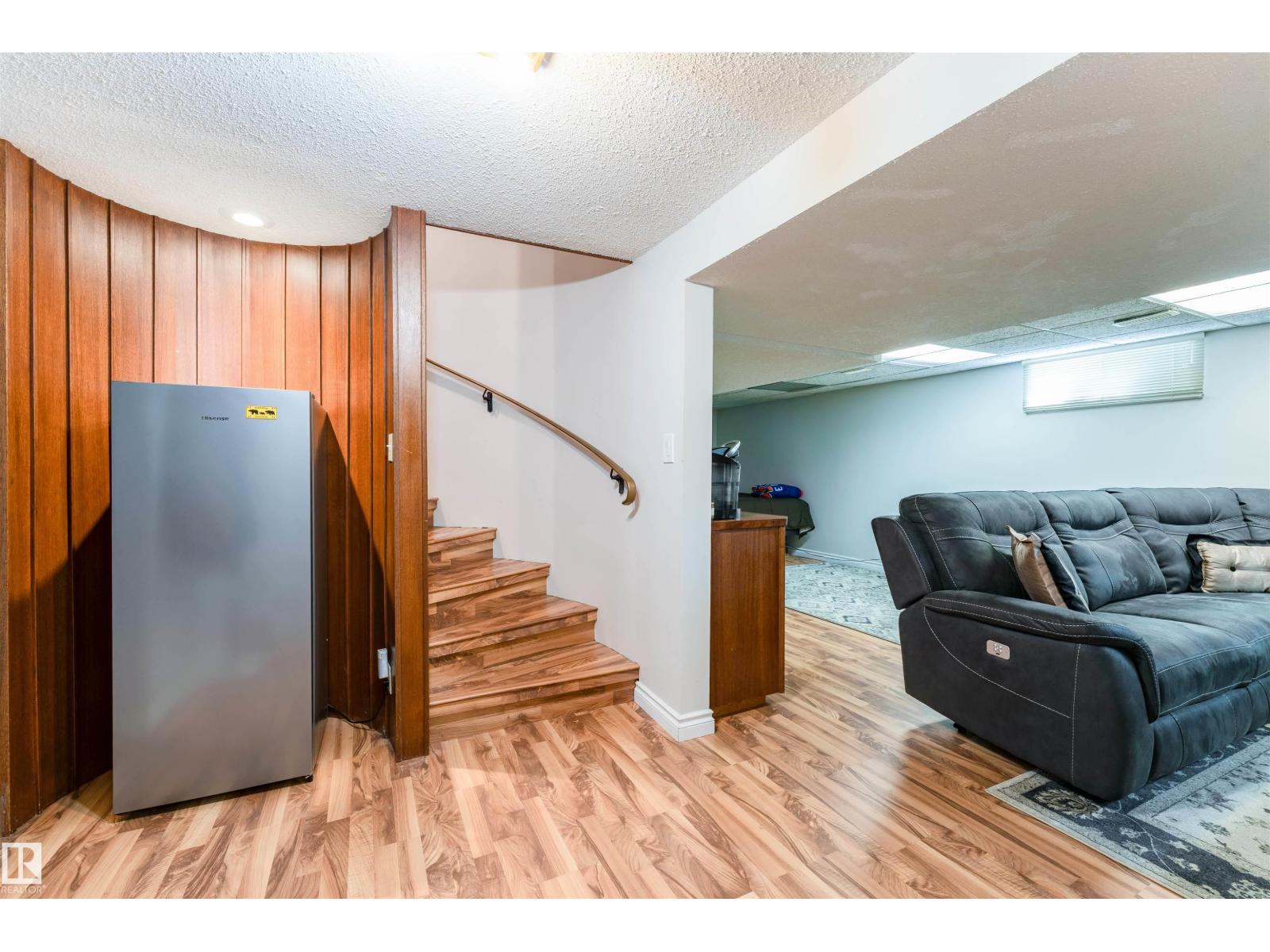 190 Gariepy Cr Nw Property Photo 44