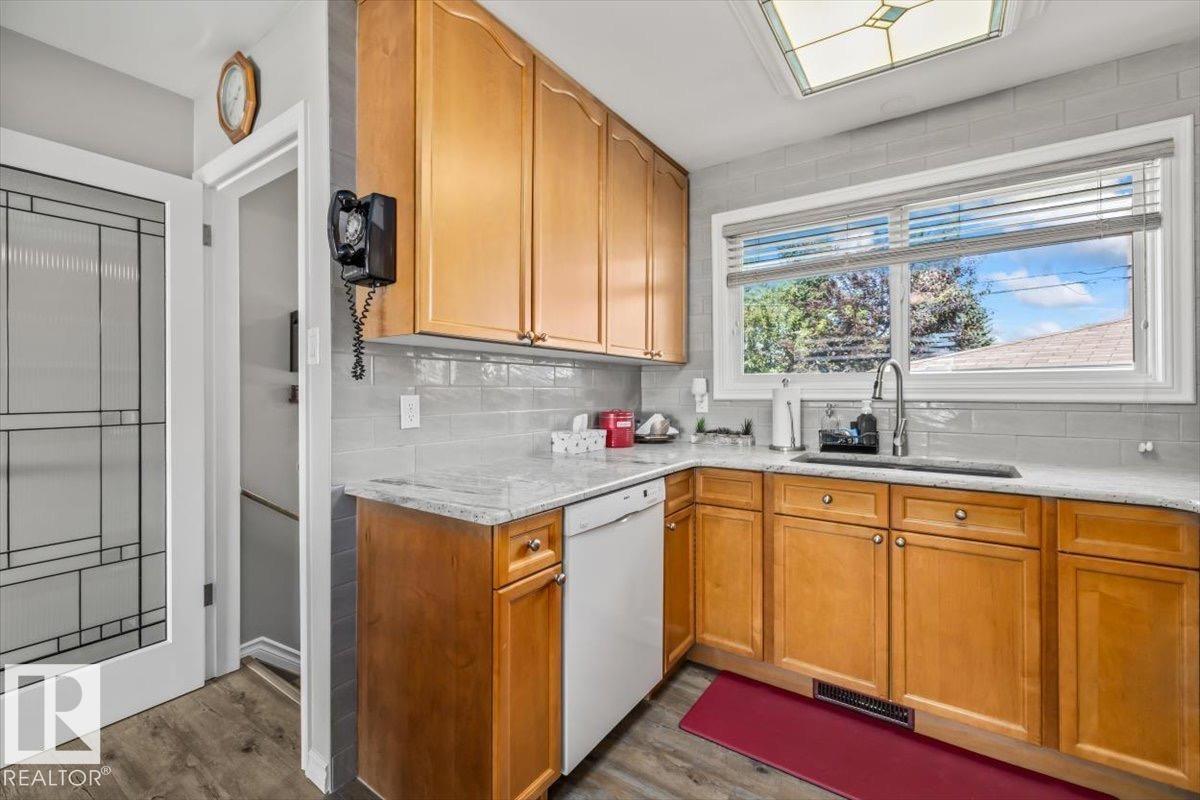 7408 133 Av Nw Property Photo 12