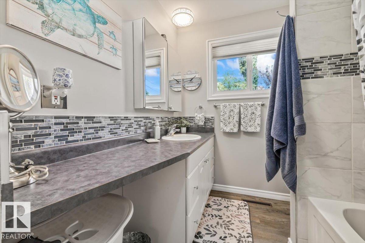 7408 133 Av Nw Property Photo 18