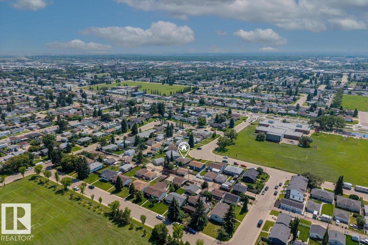 7408 133 Av Nw Property Photo 37