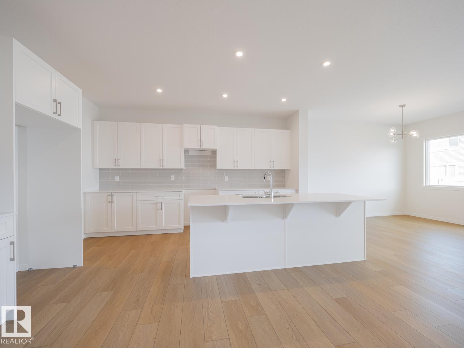 76 Nerine Cr Property Photo 8
