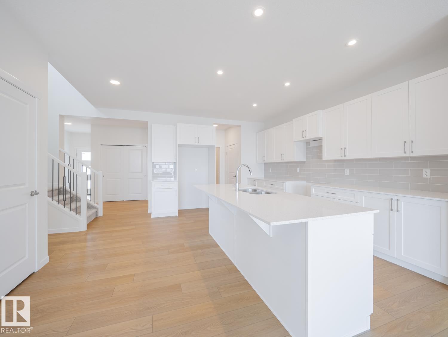 76 Nerine Cr Property Photo 9