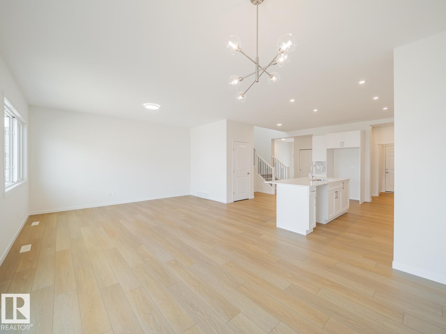 76 Nerine Cr Property Photo 14