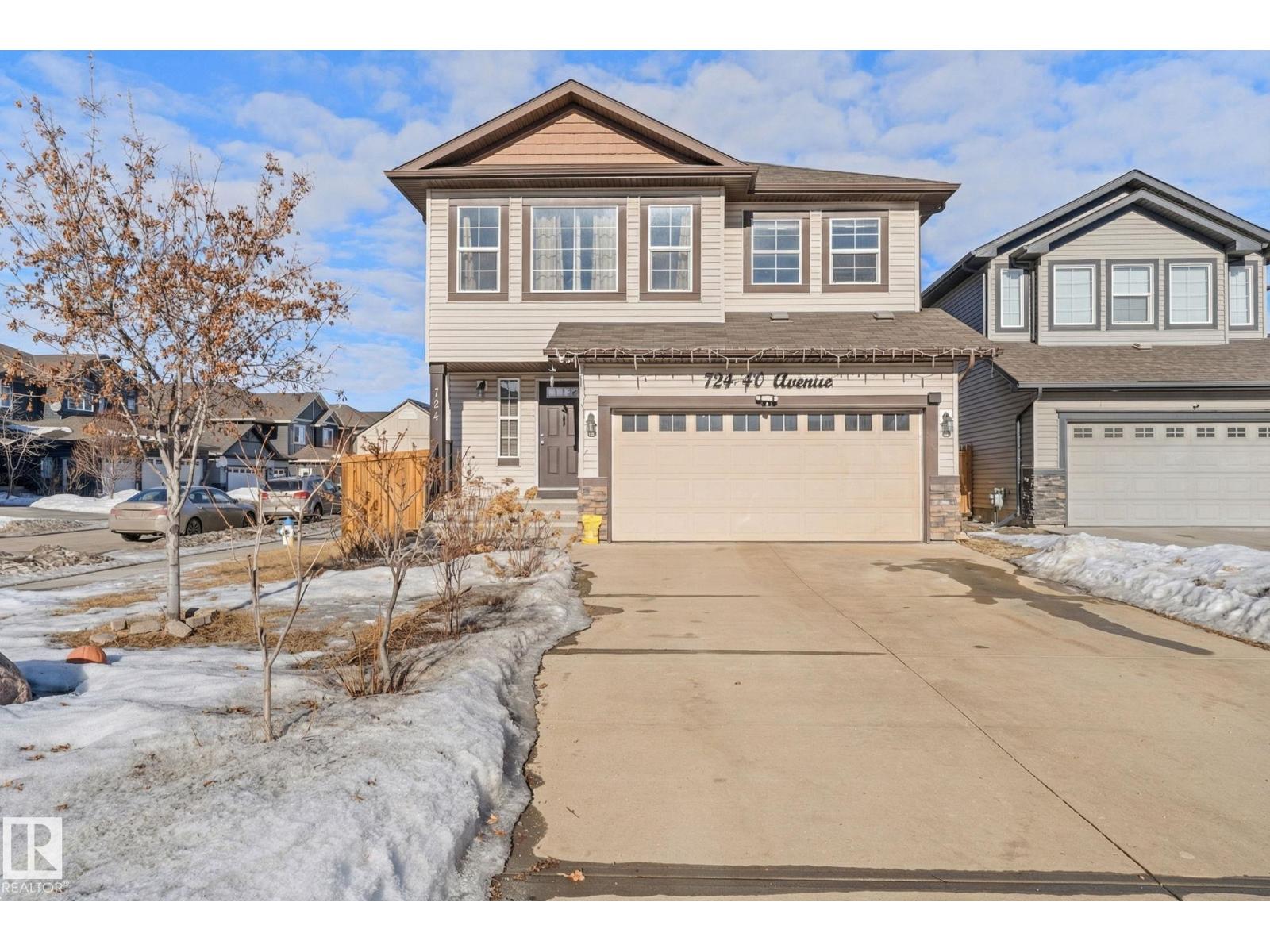 724 40 Av Nw Photo de la propriété 1
