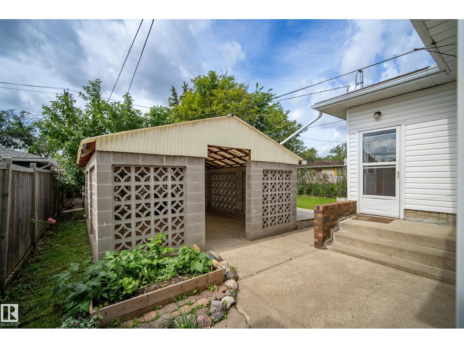 10426 79 St Nw Property Photo 12