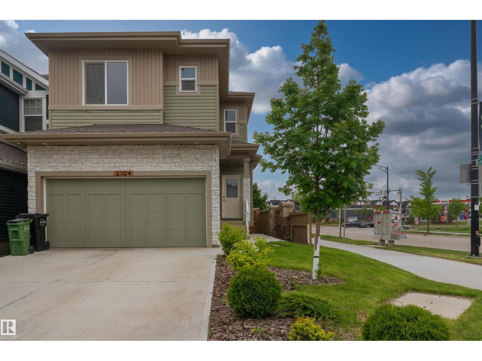 2104 160 ST SW Property Photo 1