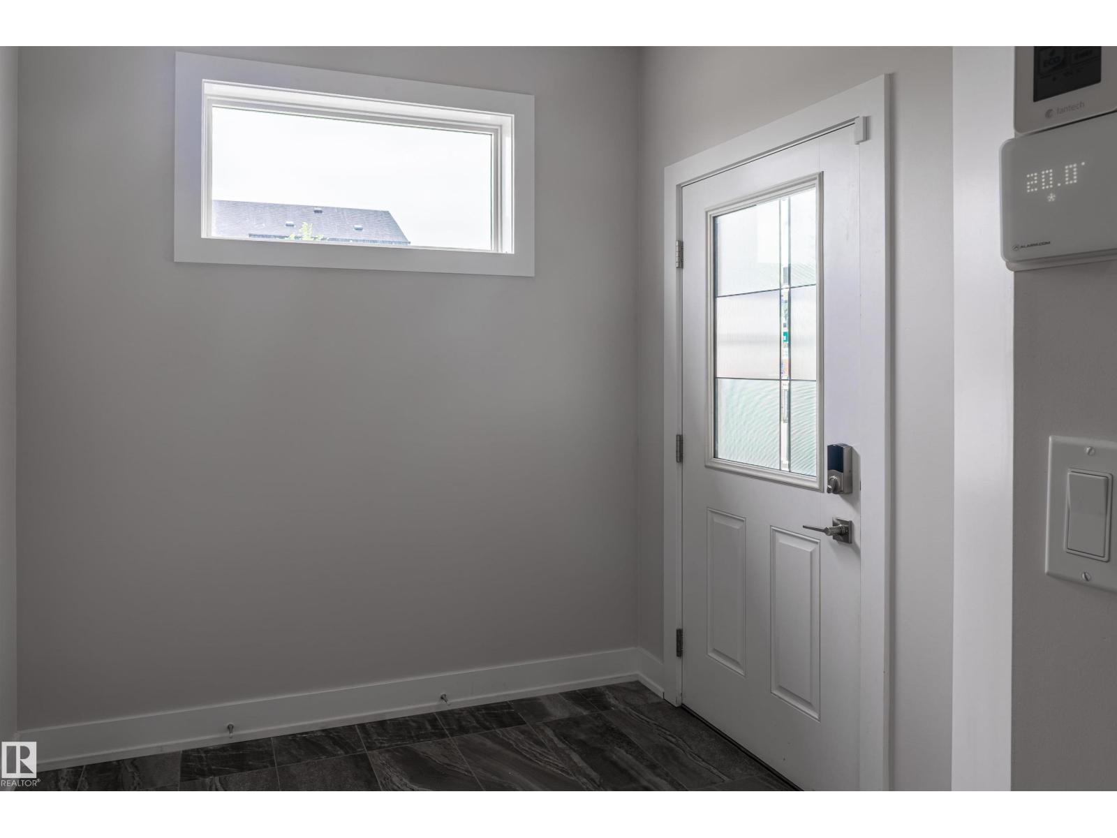 2104 160 St Sw Property Photo 4