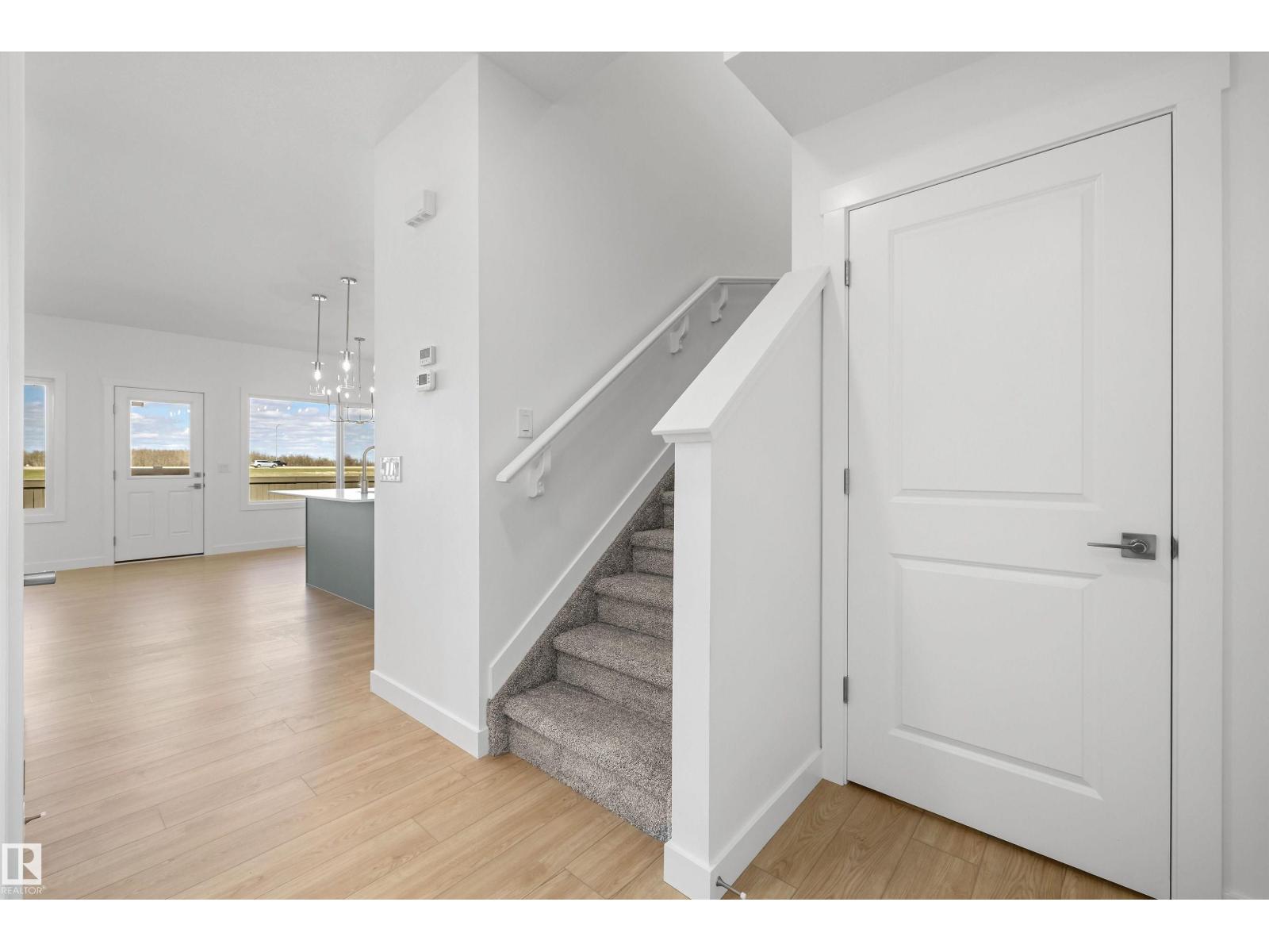 8616 183 Av Nw Property Photo 6
