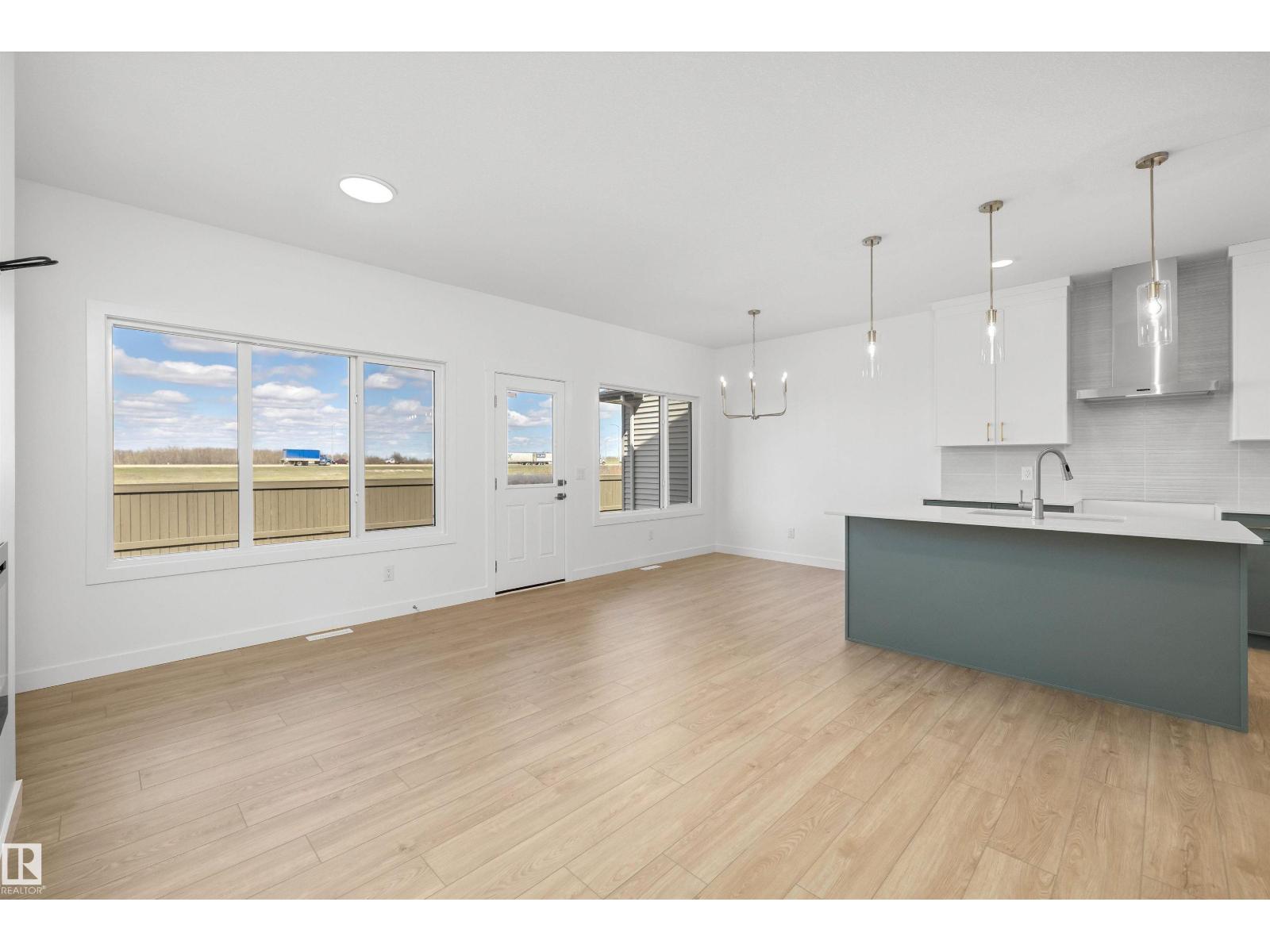 8616 183 Av Nw Property Photo 20