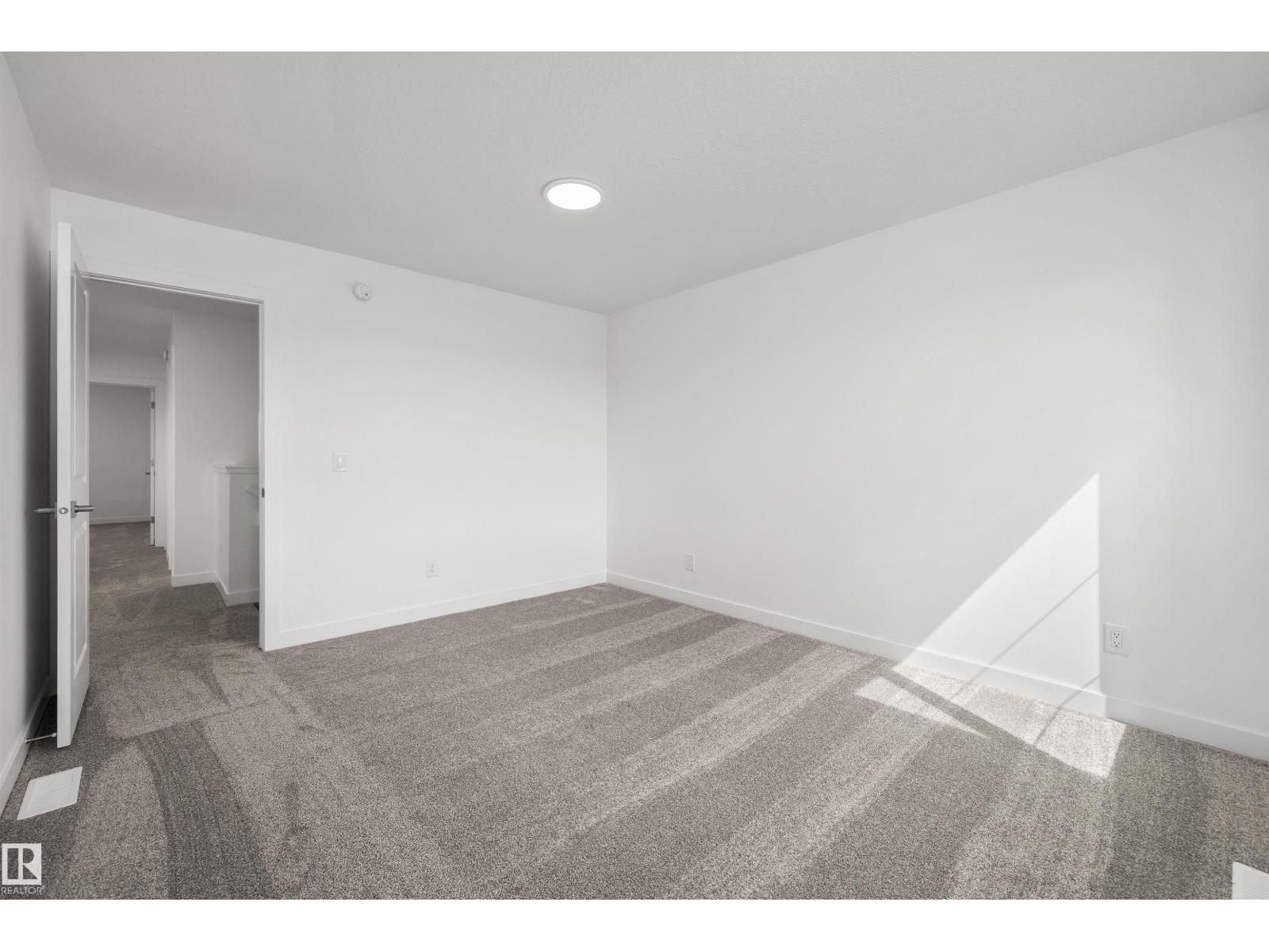 8616 183 Av Nw Property Photo 37