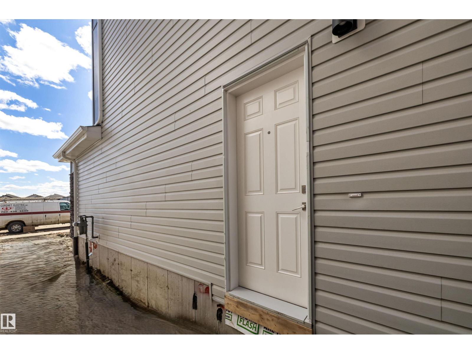 8616 183 Av Nw Property Photo 44