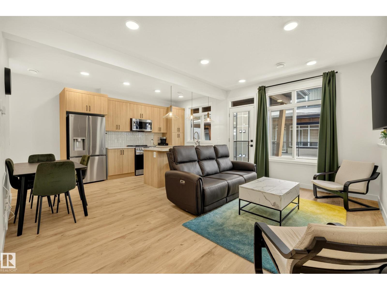 #53 16231 19 Av Sw Property Photo 4