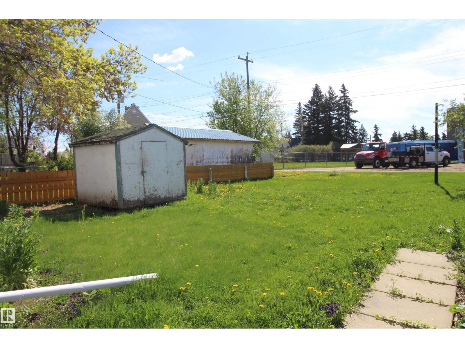 10123 104 St Property Photo 3