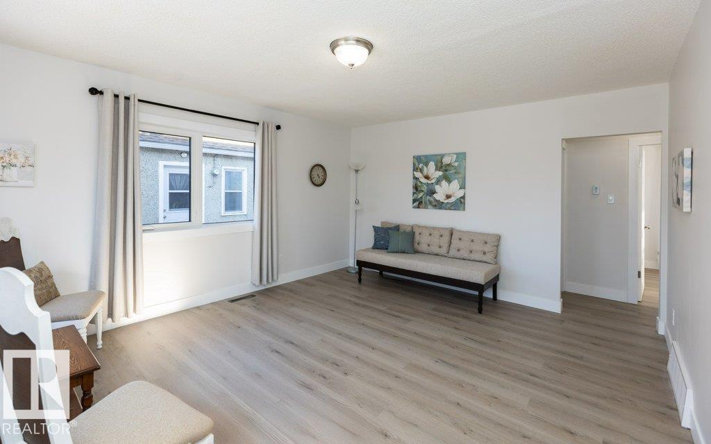 10123 104 St Property Photo 7