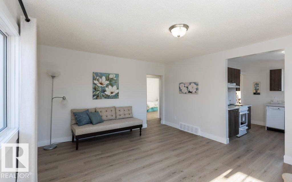 10123 104 St Property Photo 10