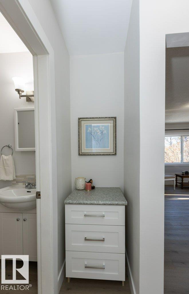 10123 104 St Property Photo 23