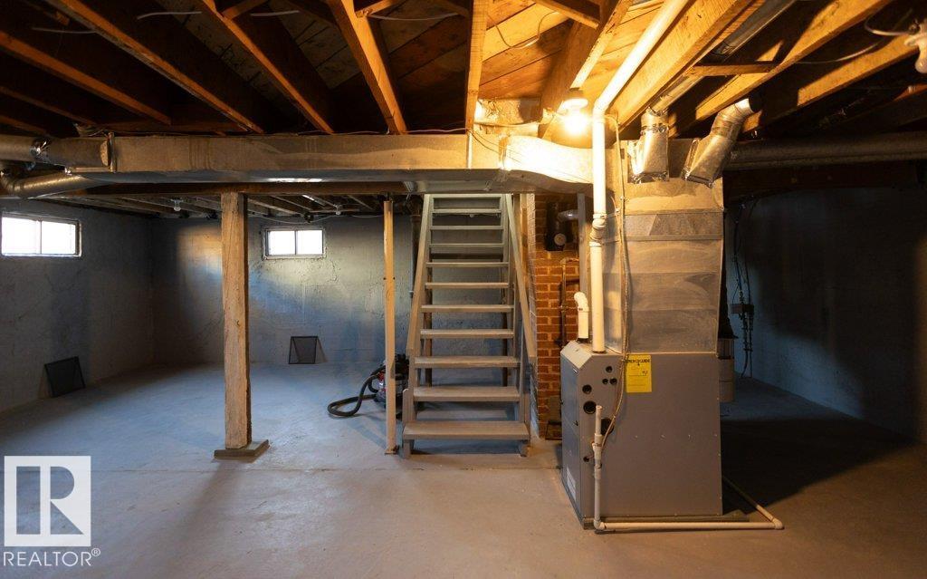 10123 104 St Property Photo 31