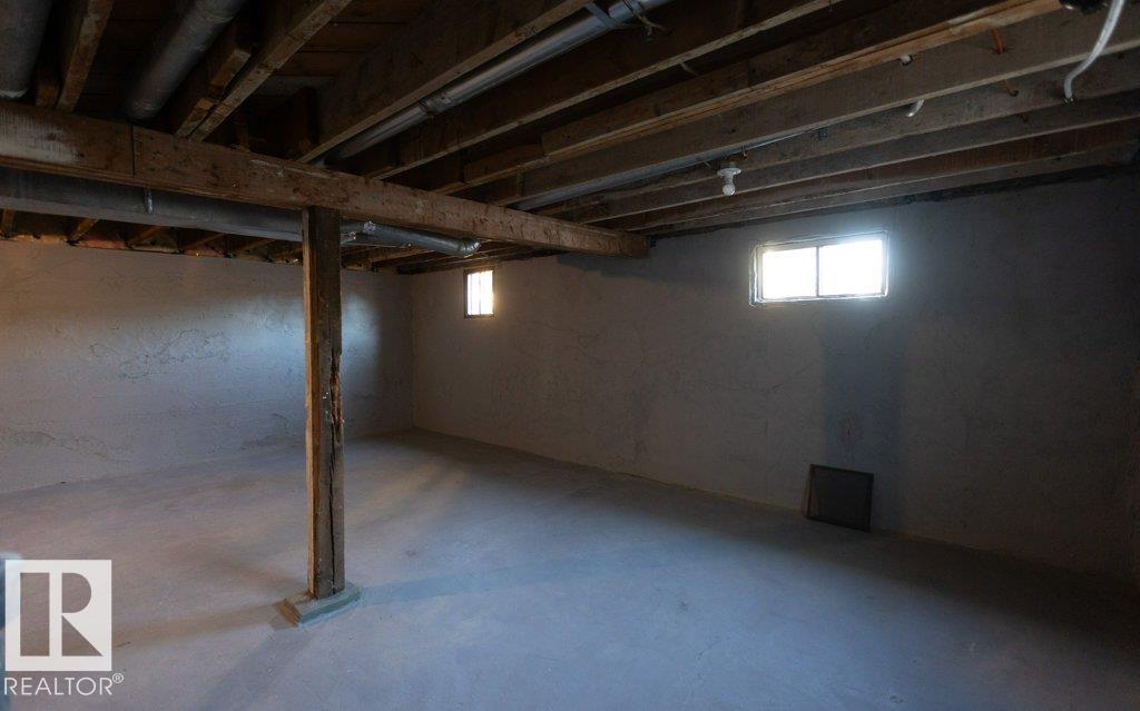 10123 104 St Property Photo 32