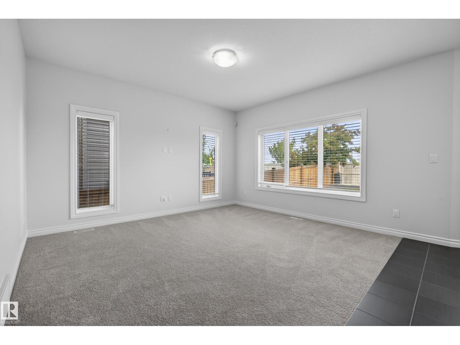 15852 10 Av Sw Property Photo 22
