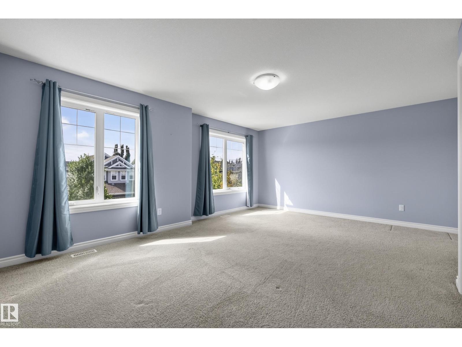 15852 10 Av Sw Property Photo 29