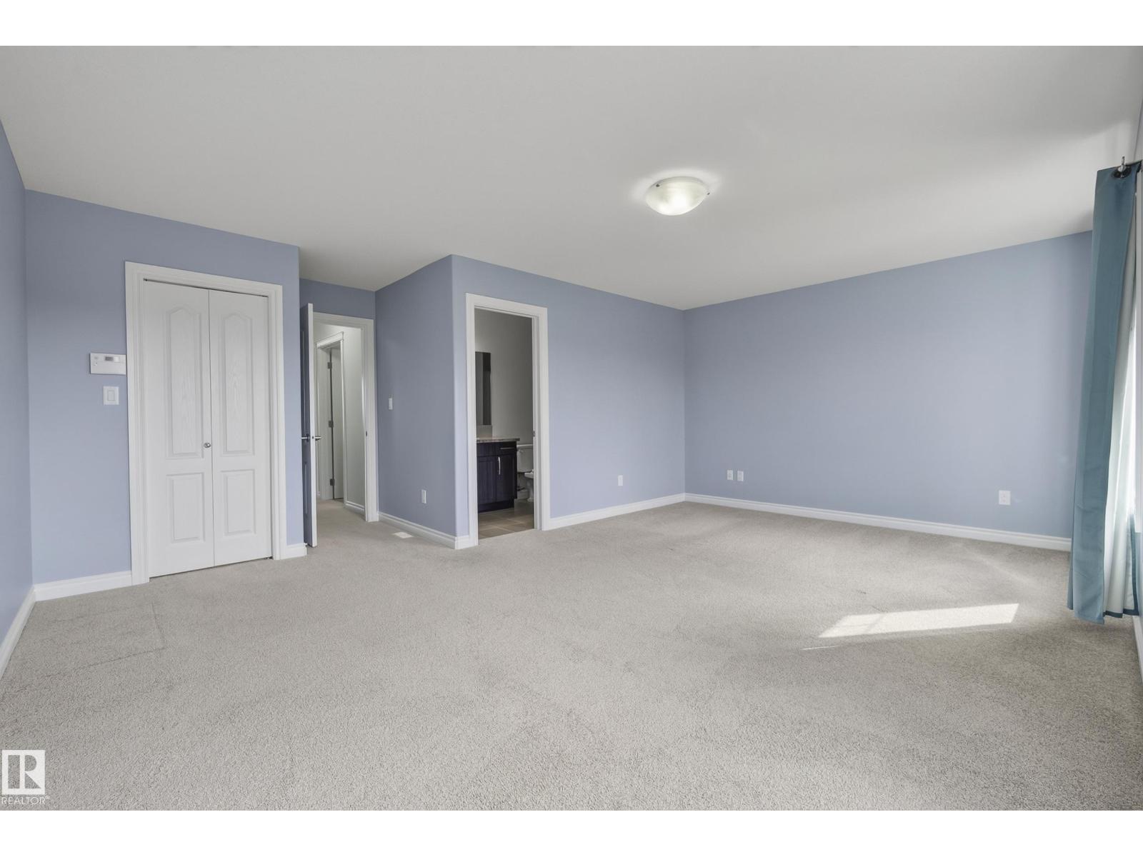 15852 10 Av Sw Property Photo 31