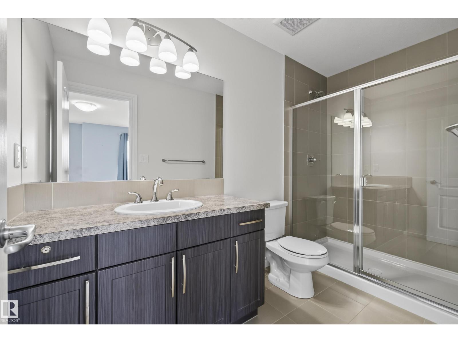 15852 10 Av Sw Property Photo 32