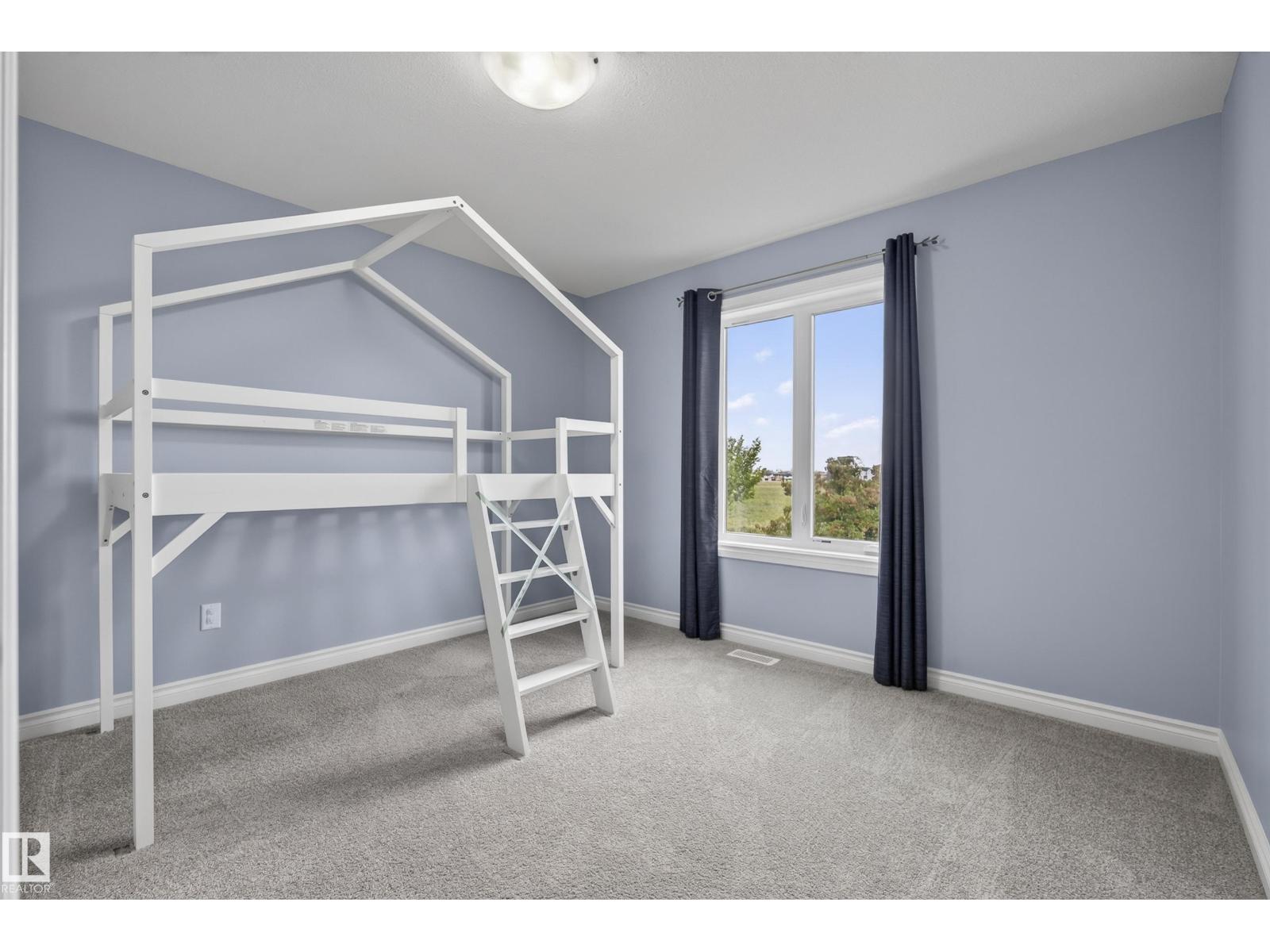 15852 10 Av Sw Property Photo 38