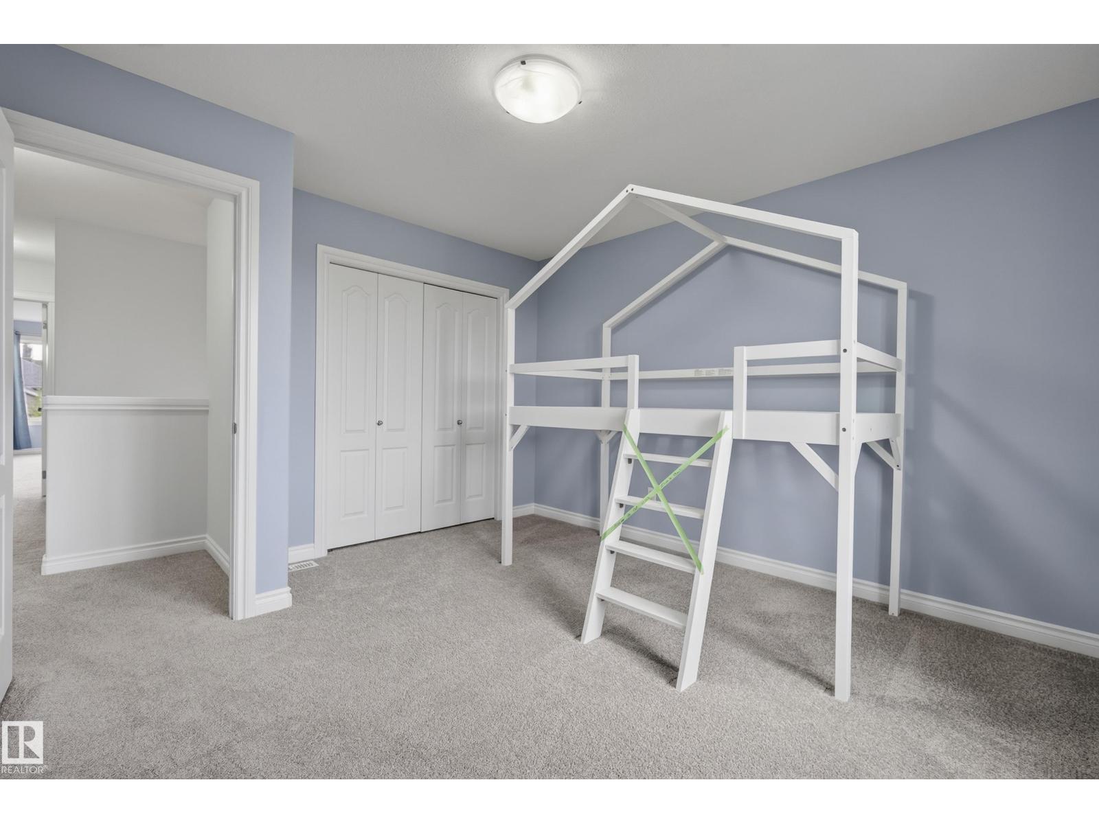 15852 10 Av Sw Property Photo 39