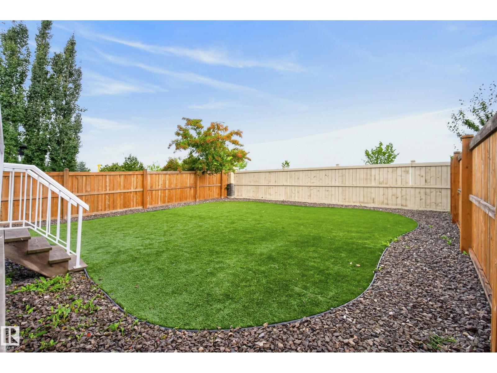 15852 10 Av Sw Property Photo 48