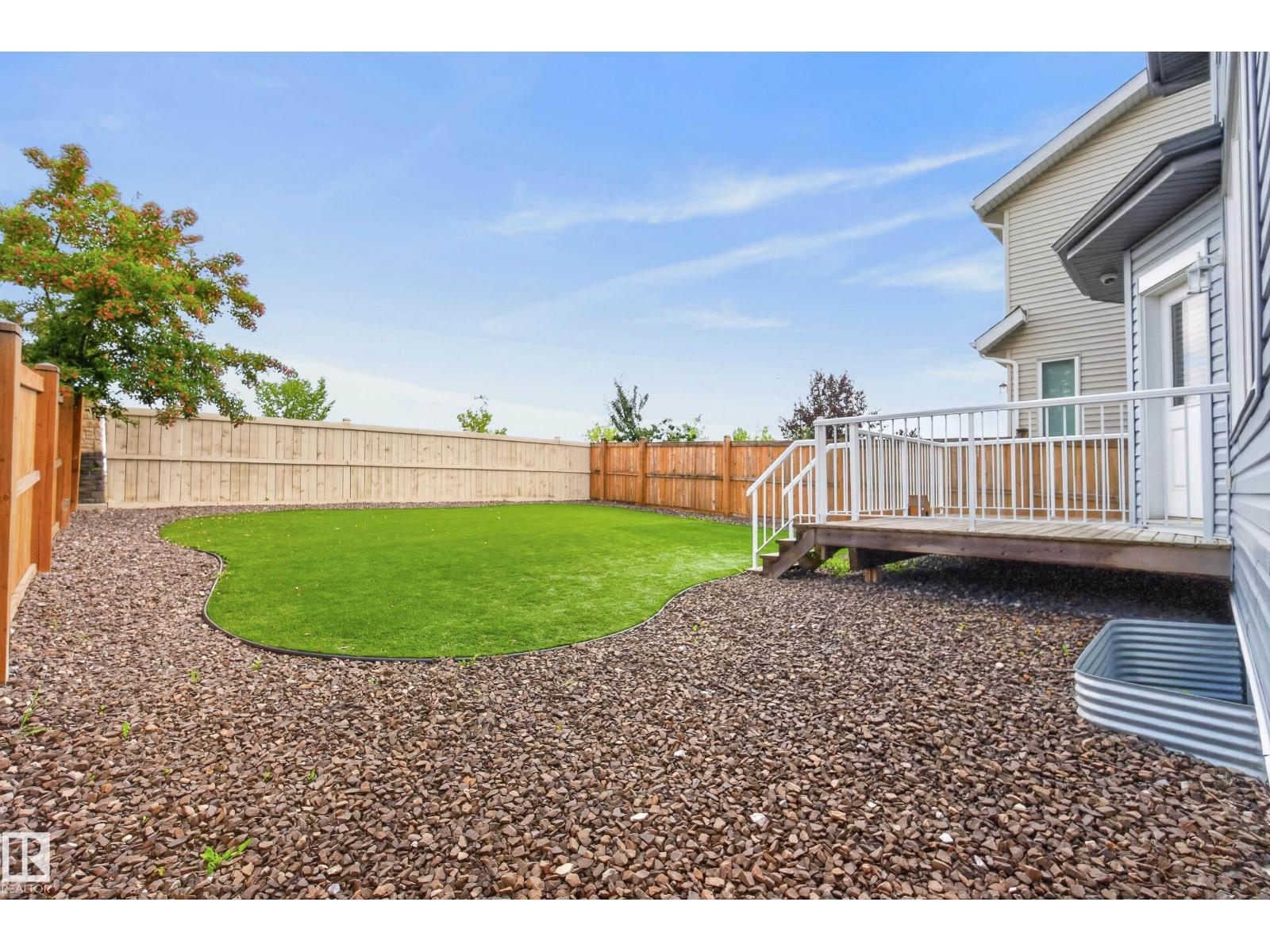 15852 10 Av Sw Property Photo 49