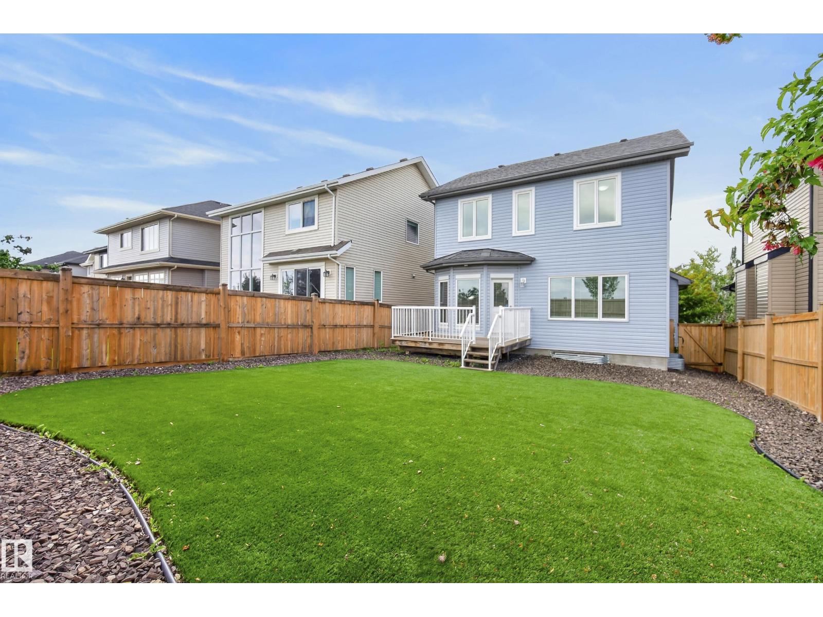 15852 10 Av Sw Property Photo 52